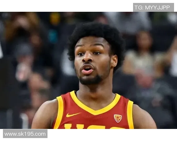 詹姆斯父子同台即将实现布朗尼正式宣布参加NBA选秀